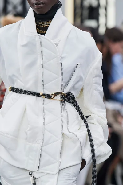 Look 26
